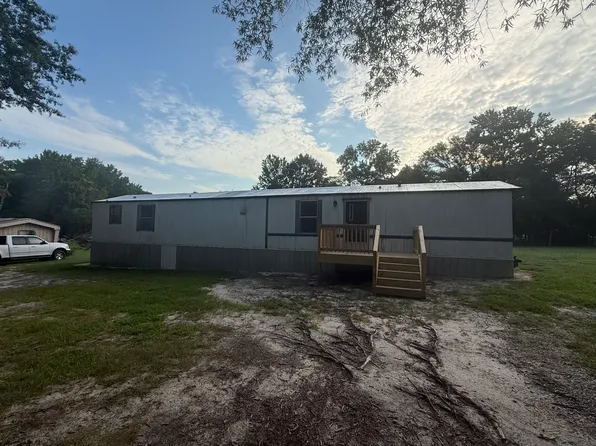 106 Arrowhead Dr, Zebulon, NC 27597