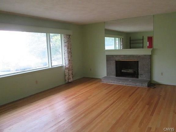 4th image of 301 Windsor Dr
