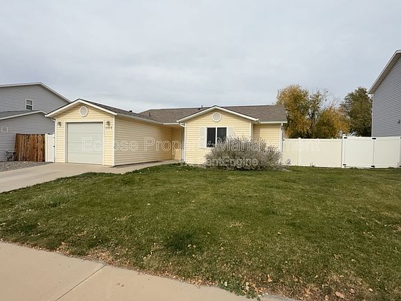 3rd image of 2828 S Forest Ln