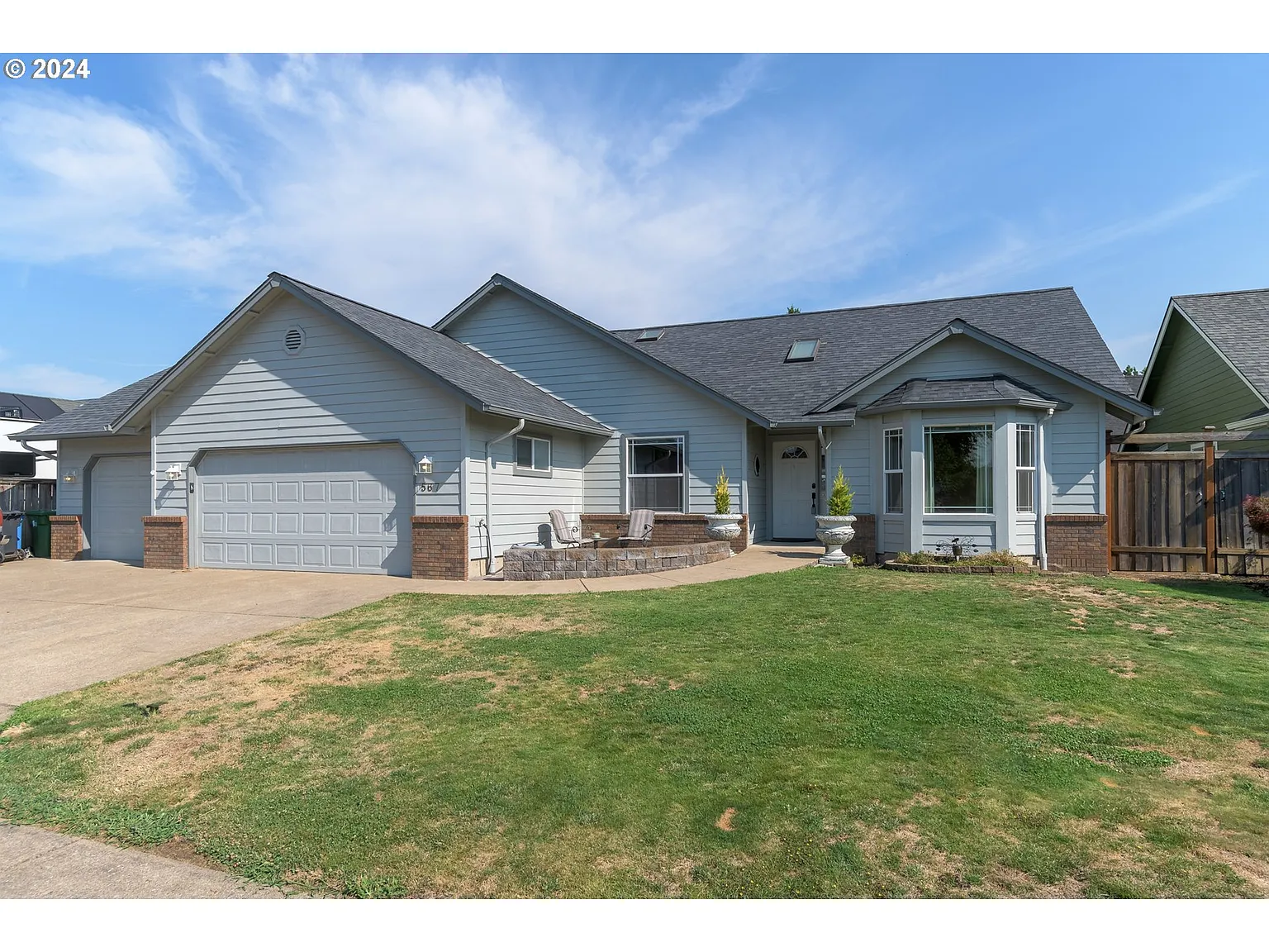 567 Edwards Dr photo 1