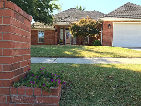 3rd image of 1220 SW 118th Pl