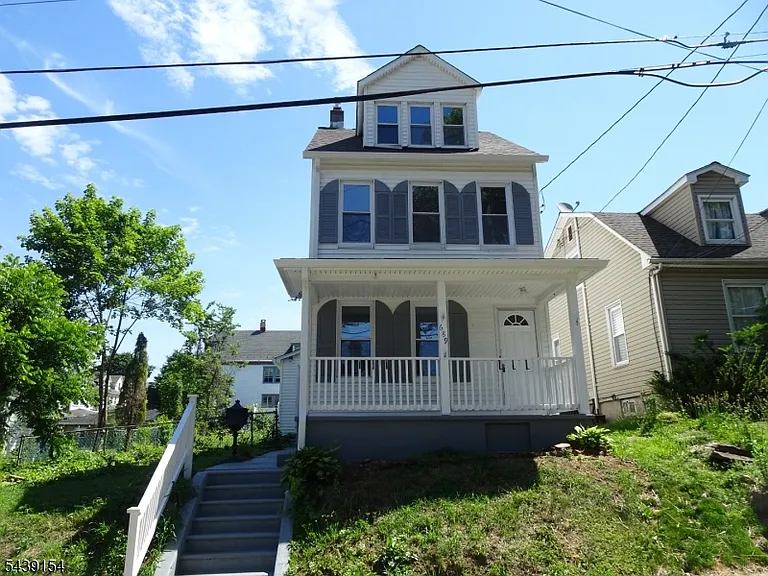 689 Sayre Ave — Photo 25