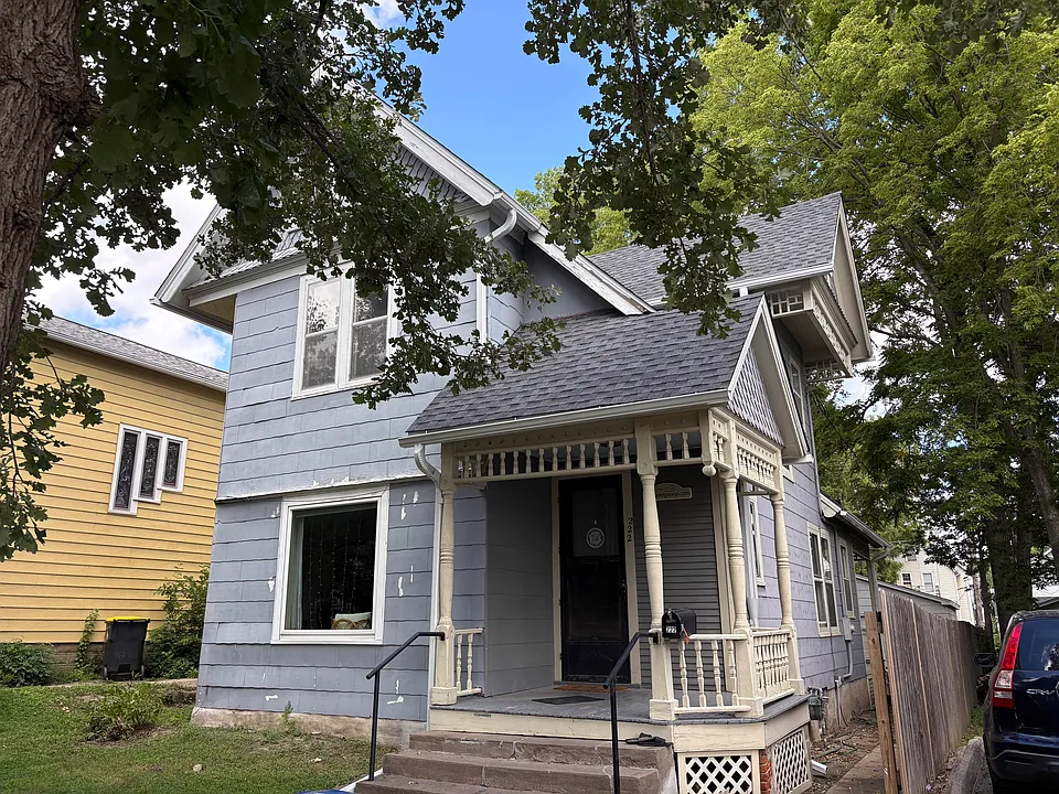 222 E Bloomington St