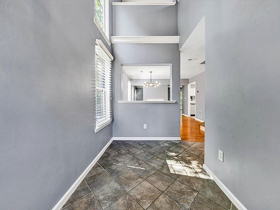 4th image of 7283 Scarlet Oak Dr