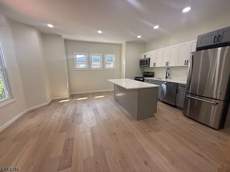 82 Grove St #1 — Photo 3
