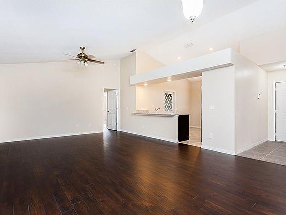 4th image of 7585 Southwick St