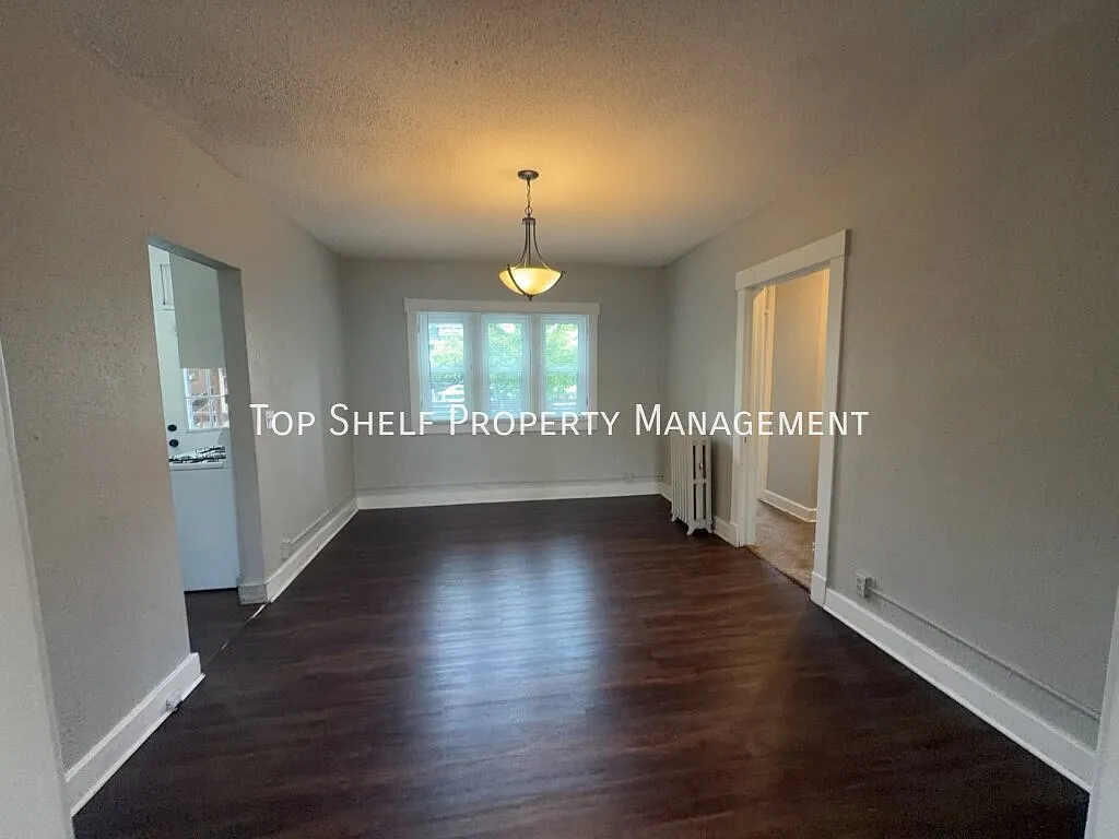 2 bed, 100 sqft, $995 — Photo 1