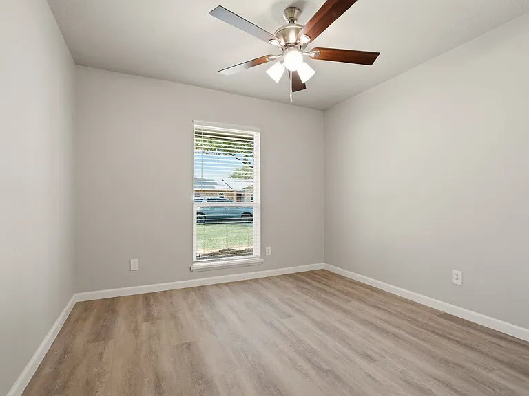 1616 Stockton Trl — Photo 18