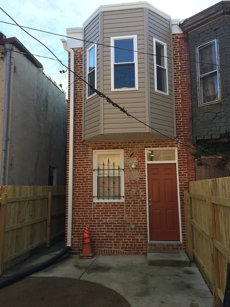 Building Photo - 434 E 23rd St