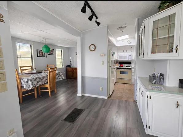 16400 Bubbling Wells Rd #95, Desert Hot Springs, CA 92240