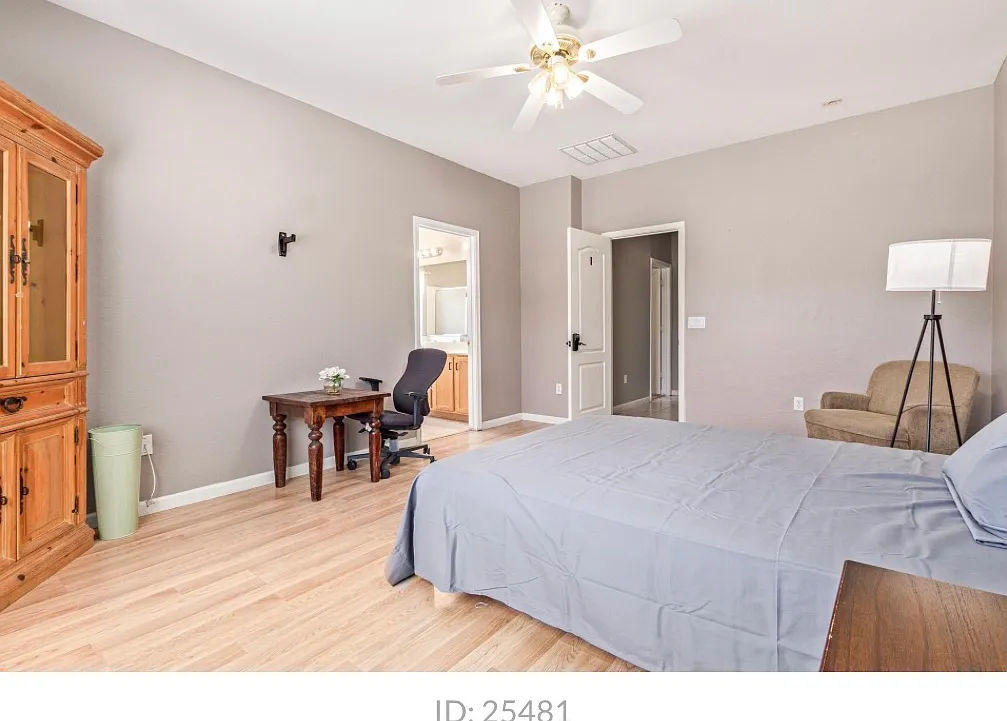 6 bed, 2011 sqft, $900 — Photo 3