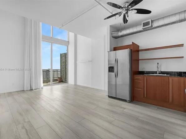 690 SW 1st Ct #Penthouse Ii19, Miami, FL 33130