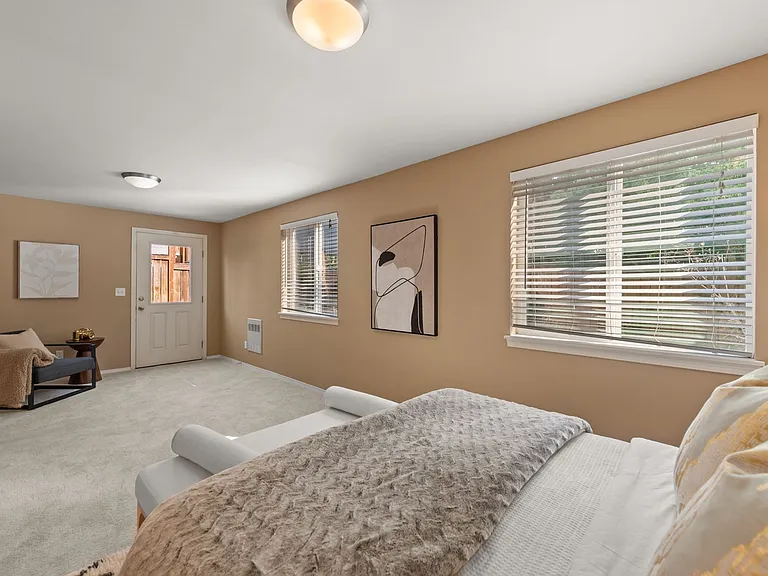 10134 Holman Rd NW #B — Photo 14