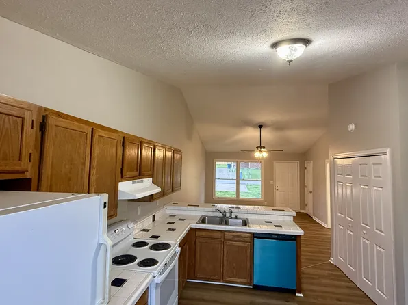 1045 Ohara Dr, Lawrenceburg, KY 40342