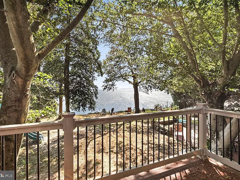 1348 Carpenters Point Rd — Photo 28