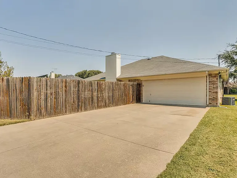 6218 Brookhaven Trl — Photo 3