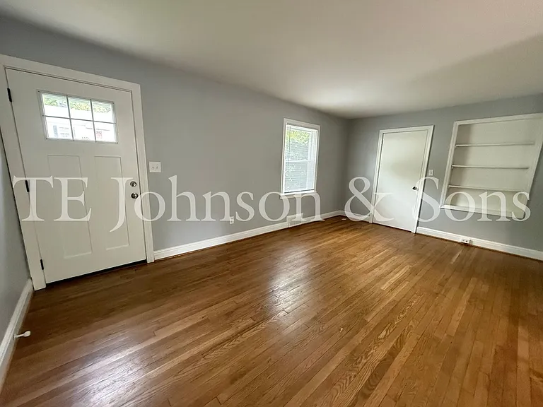 212 Carolina Cir — Photo 5