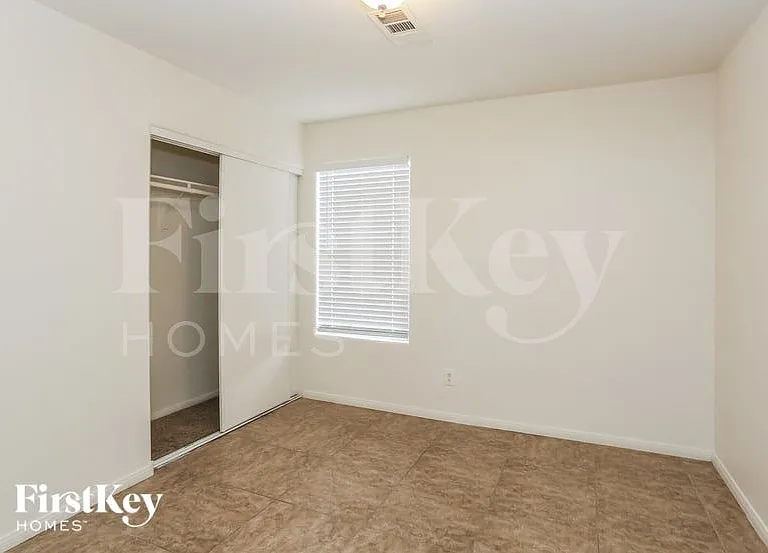 4333 Matinee Ave — Photo 12