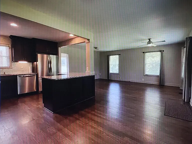 1285 Dahlonega Hwy — Photo 2