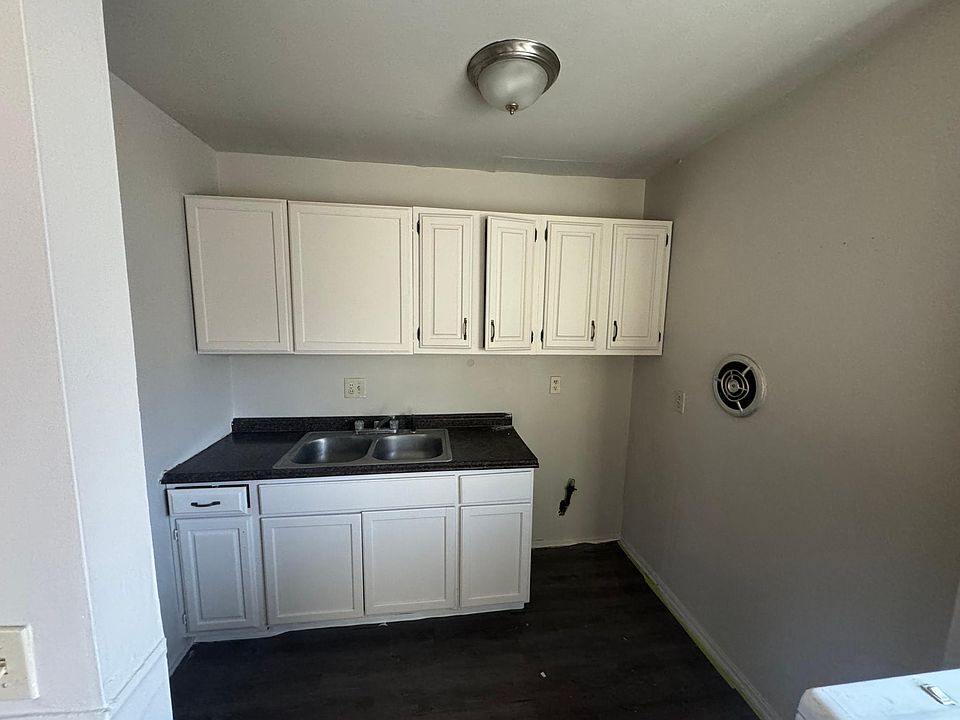 1st image of 4257 Hegner Ave #2