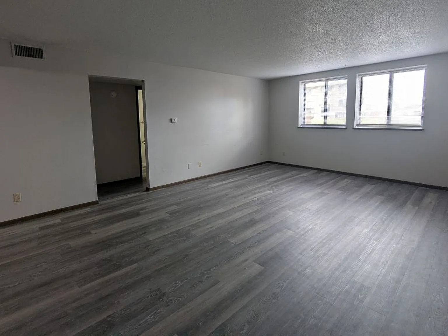 Midland Apartments: 3768 W 9th — Photo 3
