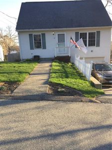 12 Arbor St, Cumberland, RI, 02864