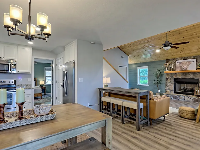 112 John English Dr — Photo 16