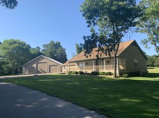 685 Rals Dr, Onalaska, TX 77360