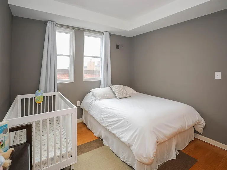 1822 Vernon St NW #302 — Photo 9