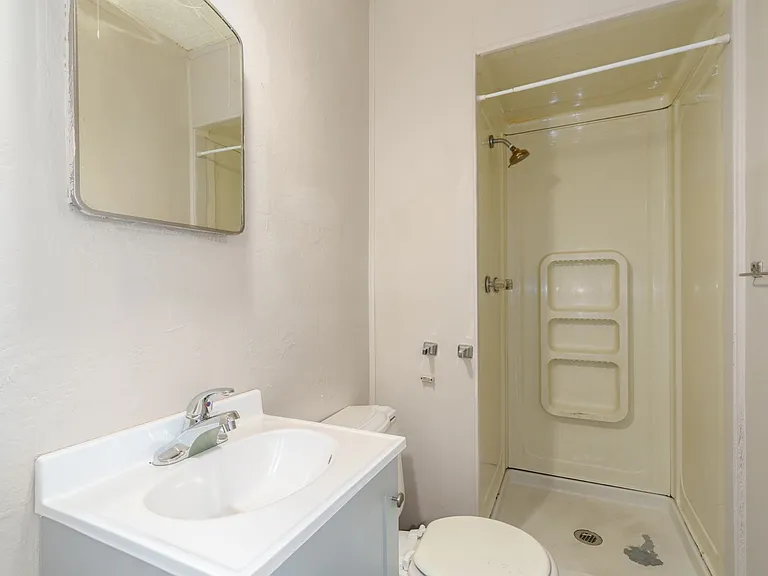 Biston Apartments — Photo 14