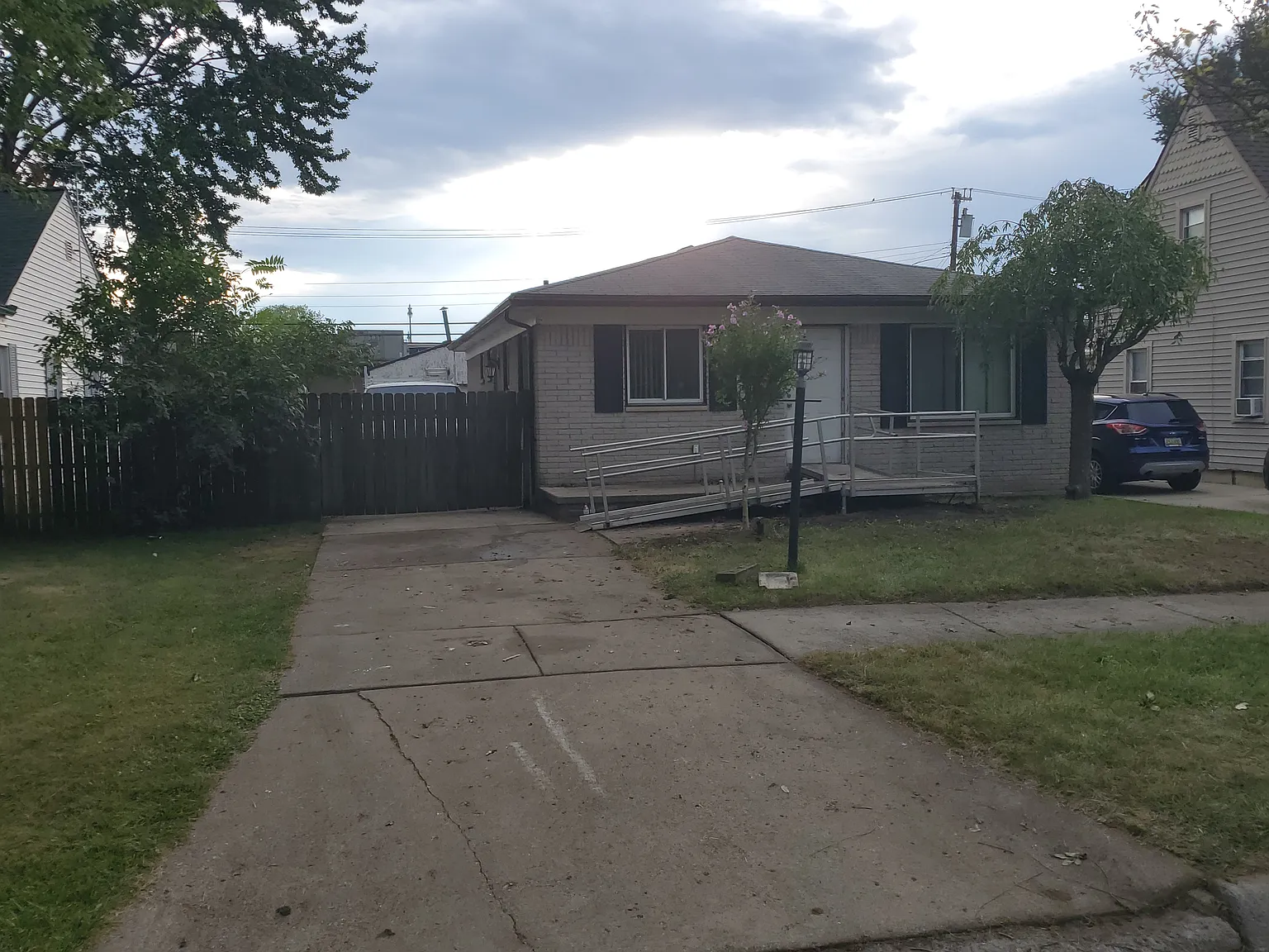 2 bed, 1080 sqft, $1,800 — Photo 2