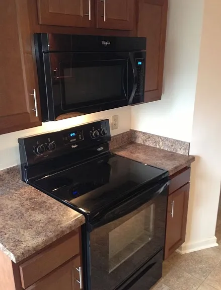 Regal Oaks Luxury Apartments — Photo 4