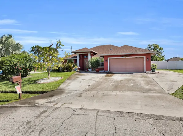 362 SW PAW Court, Port St Lucie, FL 34953