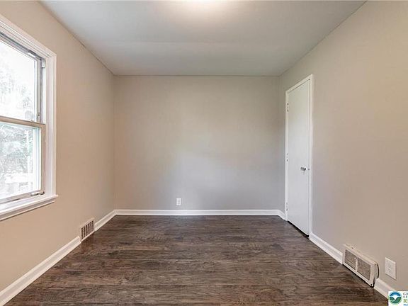 4th image of 1240 Pembroke Rd