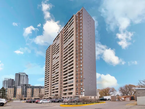 3390 Weston Rd #902, Toronto, ON M9M 2X3