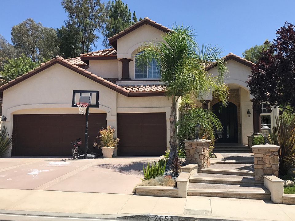 1st image of 2654 Yellowwood Dr
