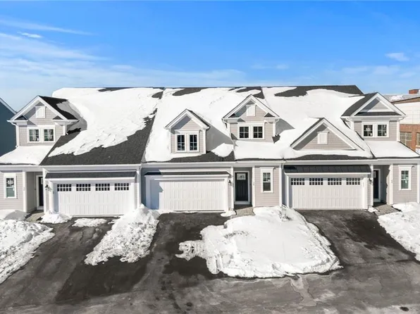 34 E Point Dr #3, East Providence, RI 02916