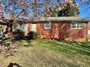 1924 Mountainbrook Dr, Gastonia, NC