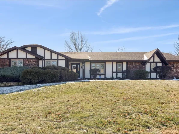 444 Grand Canyon Dr, Farmington, MO 63640