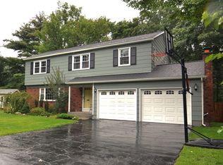 7 Oak Rd, Delmar, NY 12054