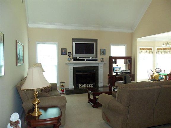 5th image of 928 Woody Hill Cir