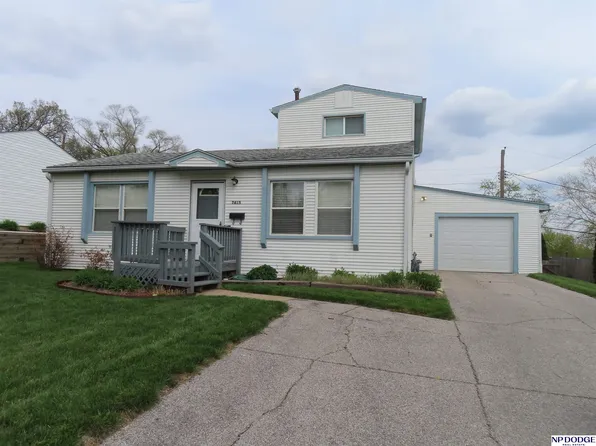 7415 La Vista Dr, La Vista, NE 68128