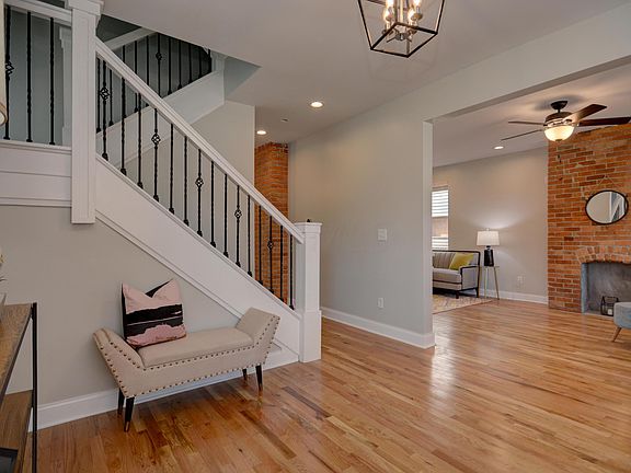 4th image of 493 Oakwood Ave