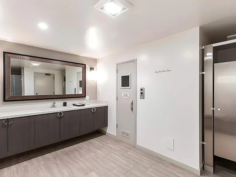 1880 Veteran Ave #105 — Photo 36