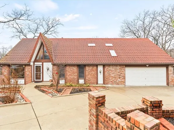 4710 Monrovia St, Shawnee, KS 66216