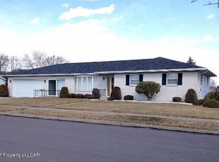 106 Falcon Dr, Larksville, PA 18704