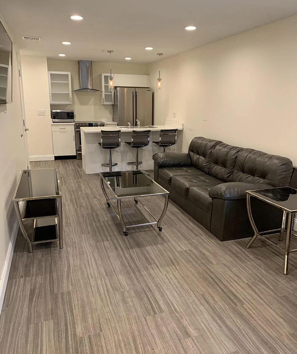 3 bed, 1.5 bath, 1050 sqft, $3,900 — Photo 1