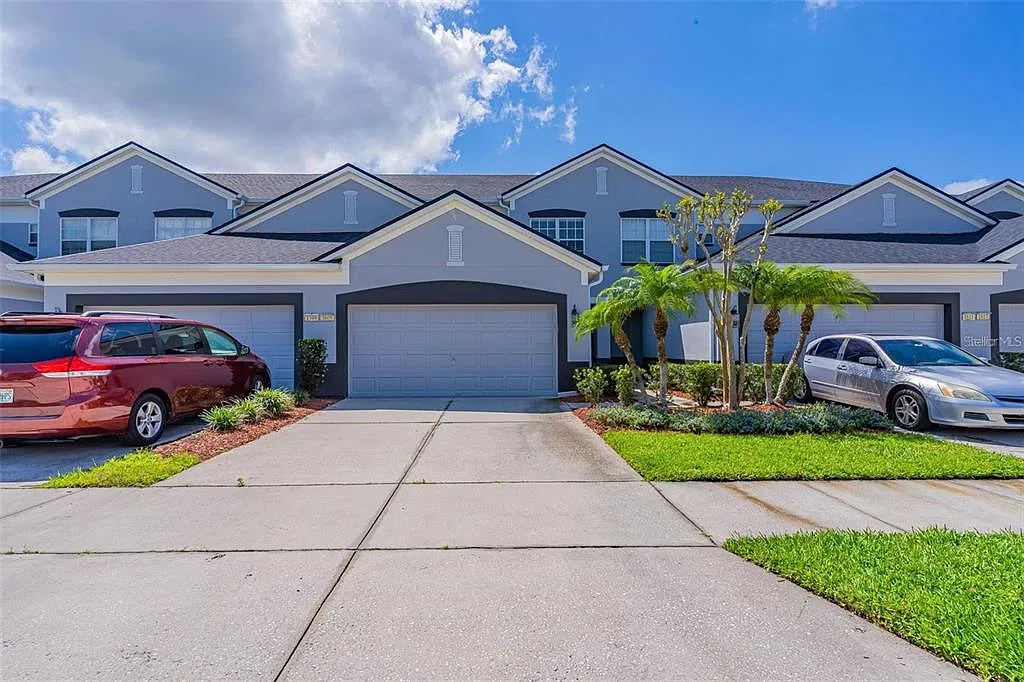 3 bed, 3.5 bath, 2018 sqft, $2,500 — Photo 1
