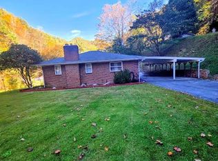 1025 White Birch Ln, Grundy, VA 24614