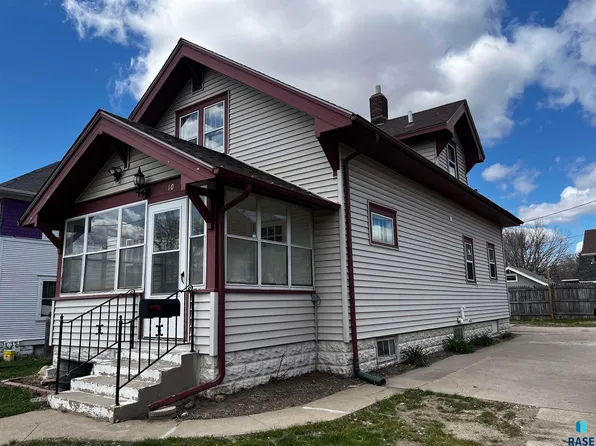 1110 W 8th St, Sioux Falls, SD 57104